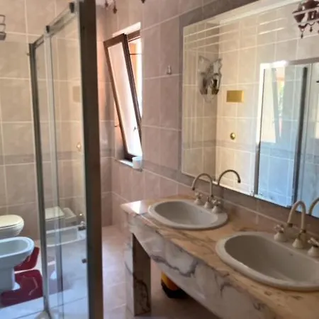 Beb Casa Anna أولبيا